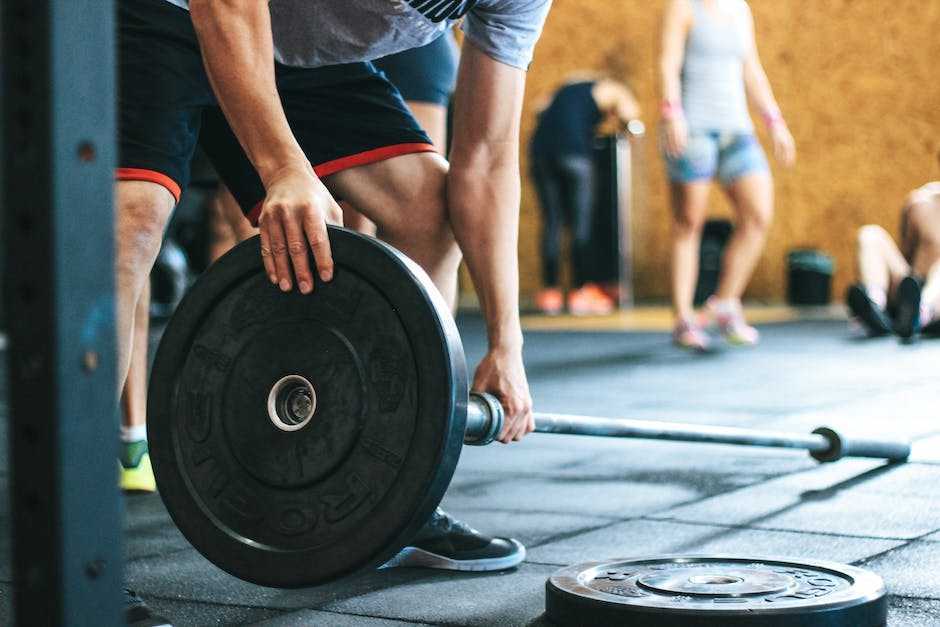 The Benefits of Weightlifting: From Health to Athletic Performance