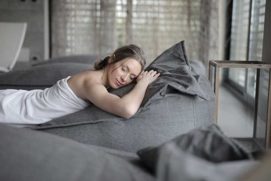 The Importance of Sleep for Reducing Skin Aging Signs