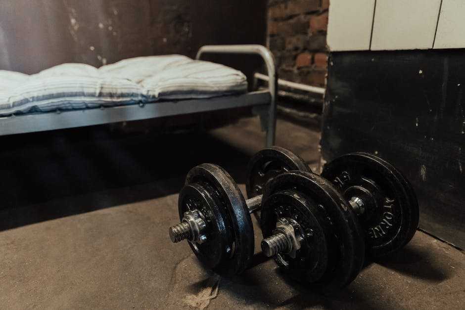 Compound Exercises vs. Isolation Exercises: Which is Better?